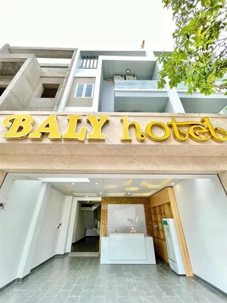 Cần bán gấp khách sạn baly bà rịa 4 lầu đã có sổ hồng 9,8 tỷ, mt ql 51, long hương. 0775 707 *** yến