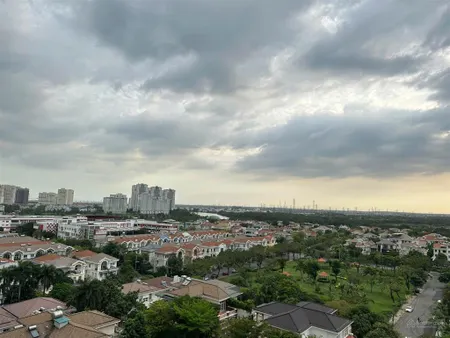 Gấp. chủ gửi bán gấp trước tết căn hộ 3pn lầu 10, có ô xe, view biệt thự cc hưng phúc 1 giá 9,8 tỷ