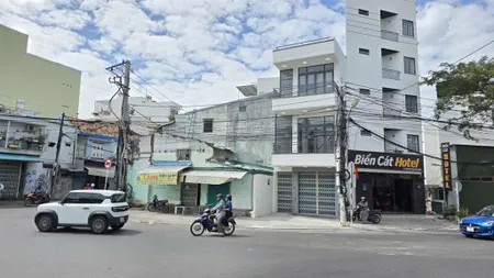 Siêu phẩm nhà đẹp căn góc vòng xoay đầu tư kinh doanh.