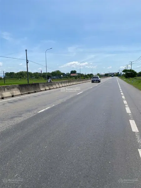 Bán gấp gần 2000m2 mặt tiền quốc lộ 1a, giá cực ngộp 6,5 tỷ giờ hạ chỉ 5,8 tỷ