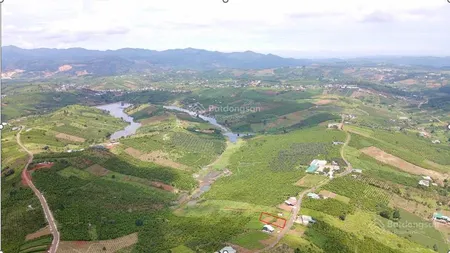 Chỉ 3,5 tỷ cho lô đất rất vuông vức mặt đường nhựa lớn, view hồ và núi rất đẹp
