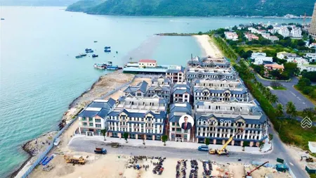 Nhà phố vinhomes pearl bay sát mặt biển, giá 10.5 tỷ, sở hữu lâu dài, số 9 trần phú, nha trang