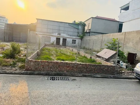 Mặt đường ô tô tránh đất nở hậu vị trí vàng phù hợp kinh doanh mọi loại hình