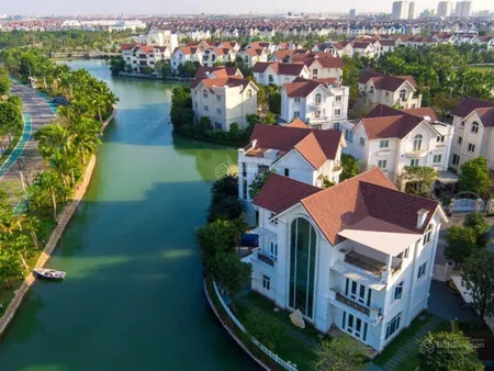 Bán biệt thự song lập hoa sữa vinhomes riverside đã hoàn thiện giá chỉ 460tr/m2 0903 257 ***