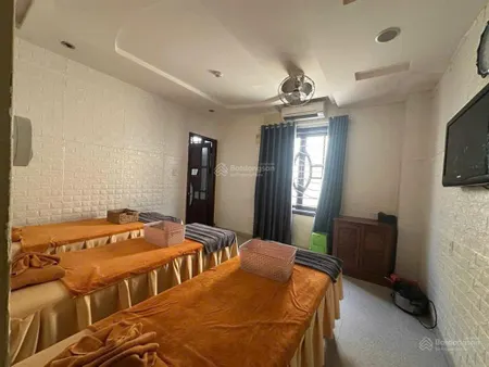 Khách sạn mặt tiền hồ nghinh 6 tầng ngang 6m khu phố tây sát biển mỹ khê