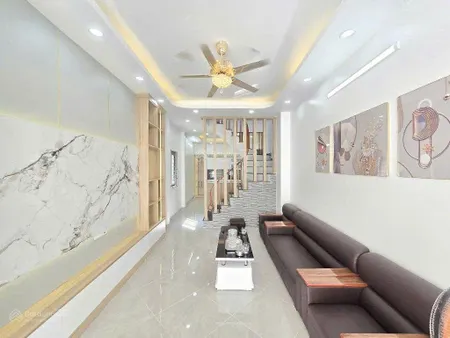 Nhà đẹp 4 tầng , full nội thất , ô tô đỗ cửa , nhỉnh 6x tỷ , tiện ích bạt ngàn