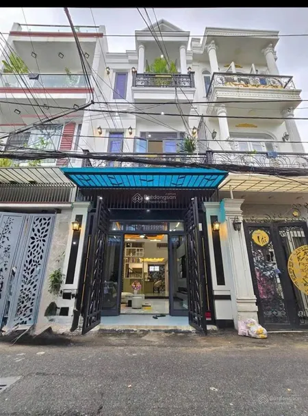 Bán gấp nhà 3 tầng kiên cố kiệt ô tô, vị trí đẹp, khu dân cư an ninh, đủ tiện ích, ban công thoáng
