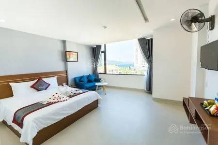 Cần bán khách sạn 6 tầng 18 phòng đường 7m5 hà bổng cách biển chỉ 100m