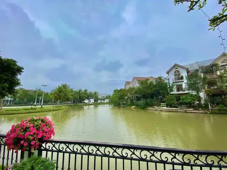 Chuyển nhượng. song lập hoa lan. 195m2. nhánh sông rộng, h thiện hiện đại thang máy. giá 62 tỷ