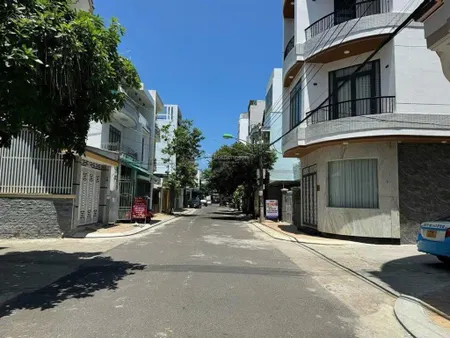 Hiếm, nhà 2 tầng rất gần biển 97,5m2 giá 9 tỷ, đường phan vinh, nha trang, khánh hòa