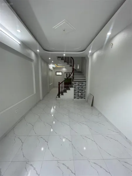 3,5 tỷ ô tô 7 chỗ đỗ sát cửa nhà 4 tầng cuối đồng mai