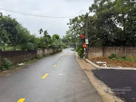 Siêu phẩm nghỉ dưỡng bám đường nhựa 300m2 có 150m2 đất ở, view núi ba vì,tiện ích xung quanh đầy đủ