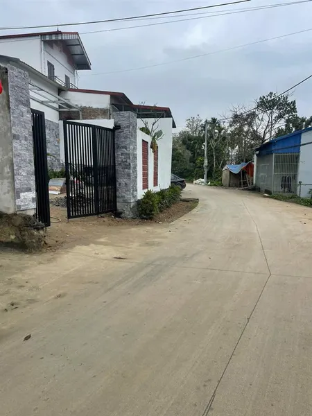Sẵn khuôn viên mới xây dựng tại lương sơn, dt 409m/100m tc giá 3,6 tỷ. sổ hồng sẵn công chứng