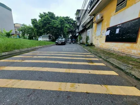 Bán đất bát khối, thạch bàn, 81m2, mt 4.1m, giá 16.8 tỷ, ô tô thông, kích thước đẹp, nở hậu nhẹ