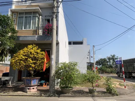 Bán lô góc 2 mặt tiền đường lớn kinh doanh sầm uất trong khu trung tâm tt phú phong