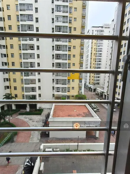 Không ở nữa nên bán ch sky garden 3, q7, dt 75m2 2pn 2wc gía 2,13 tỷ bao vat và phí, view nội khu