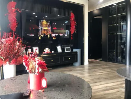 Bán căn hộ tầng trung 110m hoà phát 46 phố vọng view trường kinh tế. giá 10,7 tỷ.