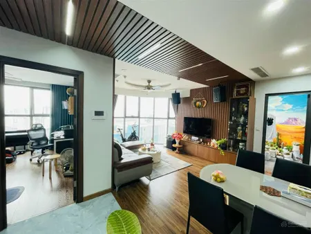 Chính chủ bán căn hộ tại a10 nam trung yên tòa ct1, 101m2, 3 ngủ, ban công đông nam, full đồ, sổ đỏ