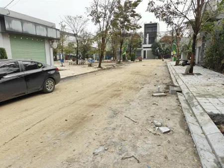 Chính chủ bán gấp lô đất phố phùng khắc khoan, hội hợp dt93m mt5m sẵn sổ sang tên 2,75tỷ 0988 296 ***