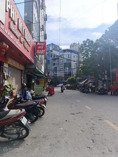 Bán nhà cạnh hồ trí đức, phố ô tô tránh kinh doanh sầm uất, sát chợ view trường học.