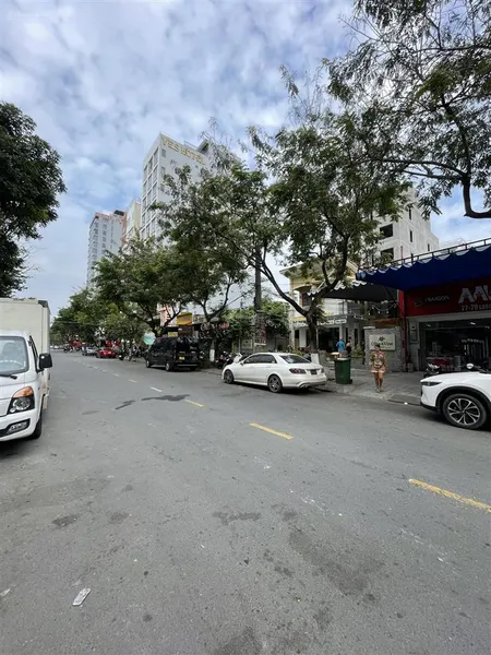 Bán toà nhà 5 tầng phố tây loseby trục kinh doanh trung tâm biển phạm văn đồng đà nẵng
