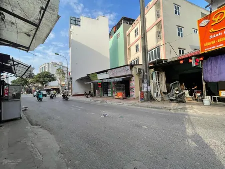 Đất đường vàng, chợ chùa 90m2, đường rộng 18m, giá 900tr còn thương lượng