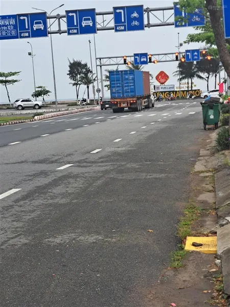 Bán lô đất ngang 7m sát bãi tắm biển nguyễn tất thành.
