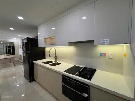 Gấp. chủ gửi bán gấp căn hộ 2pn cc hưng phúc, căn góc, lầu cao, có ô xe, giá 7,8 tỷ