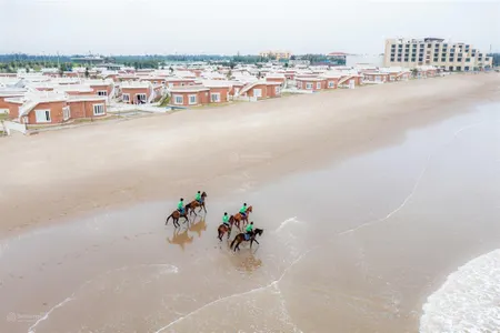 Chủ nhà cần bán villa biển, 615m2, căn đầu tiên từ biển vào. xd hoàn thiện mặt ngoài. giá 19 tỷ.