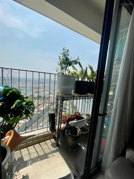 Chính chủ bán căn 68m2 đã có sổ hồng giá 4.390 tỷ xem nhà