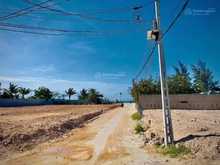 Ven biển nam khánh hoà, đi bộ ra bãi biển