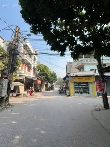 Mặt phố cống thôn yên viên 250m2 mt 6.5m ngã tư chợ ô tô tải tránh vỉa hè rộng, kinh doanh mọi loại