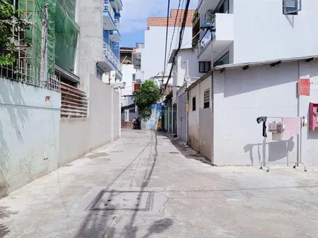 Bán nhà đẹp vào ở ngay đường số 28 gần chợ an nhơn dt ngang lớn nhỉnh 5tỷ