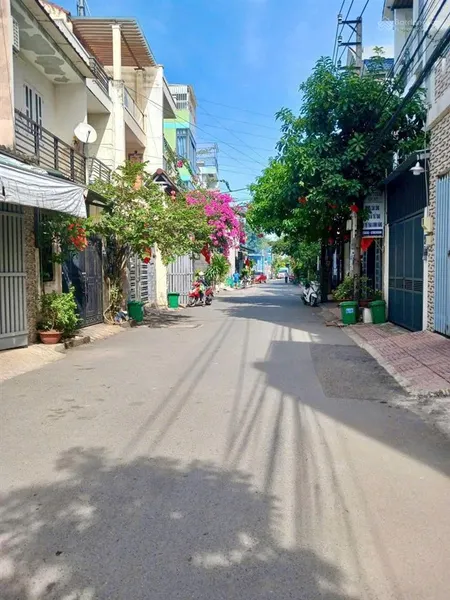 Tôi cần ra nhanh lô đất đường gò cát, phú hữu,q9 (62m2/3,89 tỷ)