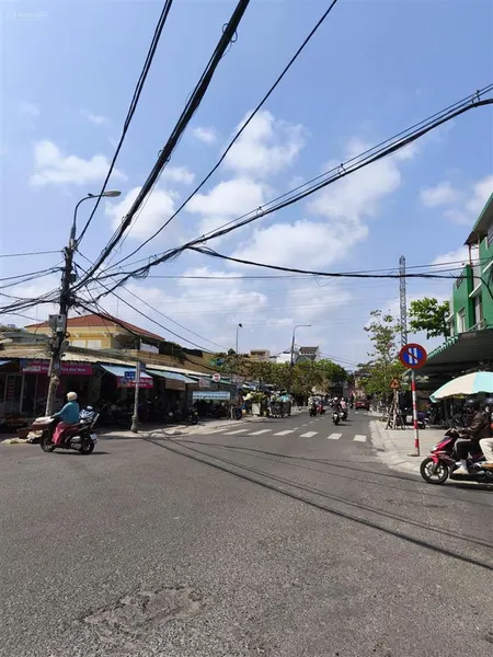 Tòa nhà cao cấp mt đường 3 tháng 2 hải châu 8 tầng 14 phòng thang máy pccc đầy đủ