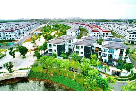 Bán gấp bt đẹp ở la vida residences, 30 tỷ vnd, 350m2, view hồ, 3 mặt tiền đường 0933 973 ***