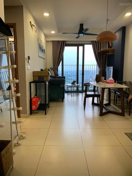 Bán the pegasuite 60m2 2 phòng ngủ giá 3tỷ9 , sổ hồng view quận 1
