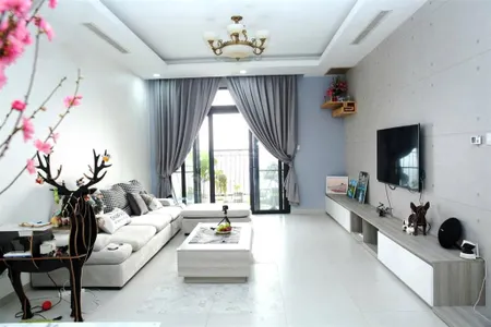 Bán gấp căn hộ tòa r5a royal city. dt 133m gồm 2pn, 2wc. full nội thất. giá thương lượng