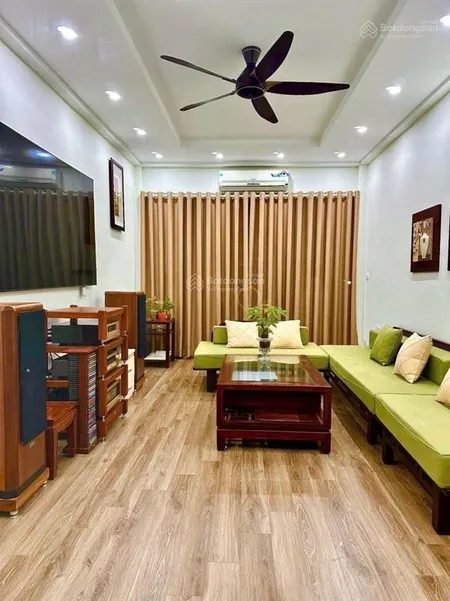 Bán nhà ngọc hà trung tâm ngọc hà gần lăng chủ tịch hồ chí minh 52m 5 tầng vf3 đỗ cửa 18 tỷ ctl