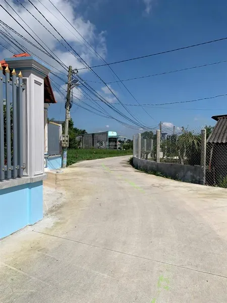 Đầu năm chủ kẹt tiền bán gấp 5x50m có 75m2 thổ cư, 175m2 đất vườn, đường ô tô, sổ hồng 780 triệu