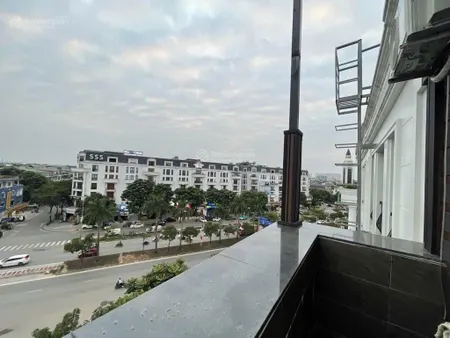 Em bán nhà ngay cột đồng hồ văn phú dt 90m2, 5 tầng, 26ty hơn