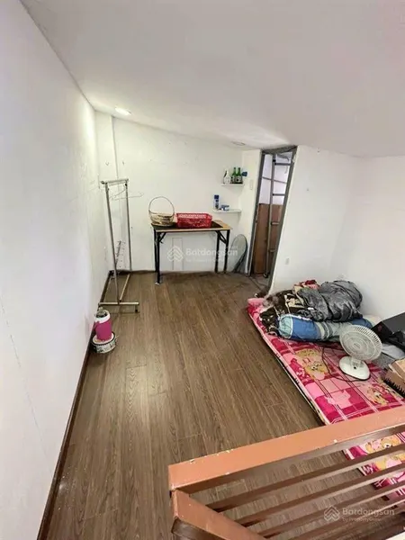 Mua bán nhà quận 4, 3 tầng hoàn công, nhà nhỏ giá nho nhỏ, đường nguyễn tất thành, p xóm chiếu !