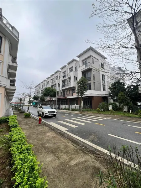 Bán shophouse dt 93m2 4 tầng giá 6,8 tỉ lời ngay khi mua 500tr phù hợp đầu tư hoặc tạo dòng tiền .