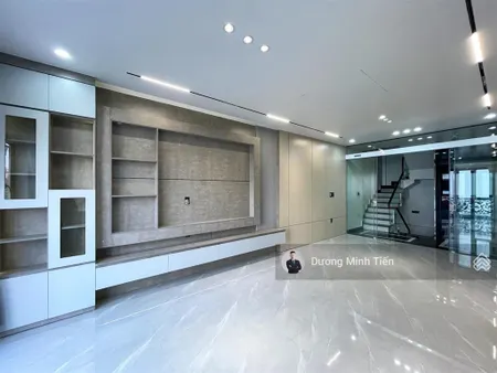 Nhà 6 tầng thang máy tđc cây đa sau toà án đường 15m nội thất cao cấp