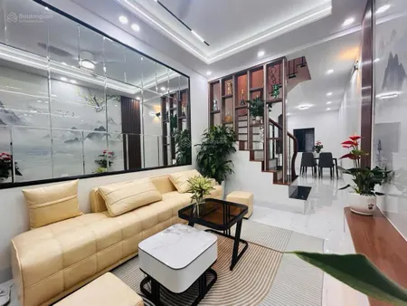 Siêu hiếm! đê la thành,1 nhà ra phố,thang máy,sát ô tô tránh,mặt tiền rộng,trước nhà thoáng 45m2*5t