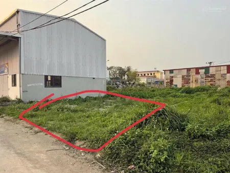 100mv xã minh châu yên mỹ , nay là việt yên hưng yên diện tích 100 m2 đất cây xanh vỉa hè