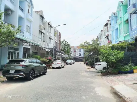 Nhà khu công ty 8 (có hai hẻm kỹ thuật)