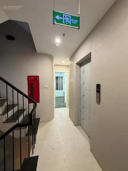 Toà chdv thịnh quang thái thịnh, căn góc, 3 thoáng, ngõ thông 4m, 18p kk, dt 100tr/tháng