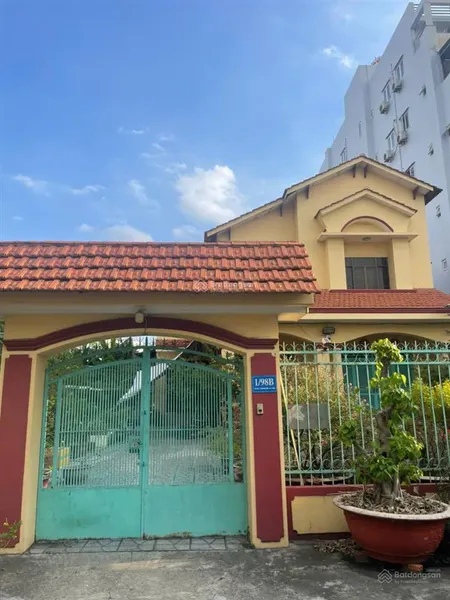 Cần bán gấp lô đất cách đường nguyễn văn qúa 50m . dt 8 x 23 = 14 tỷ