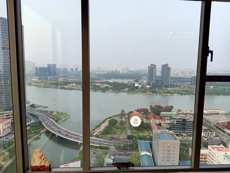 "bán gấp" ch saigon royal 205m2, 4pn, nội thất cao cấp, view sông sài gòn, pháo hoa. giá 31 tỷ